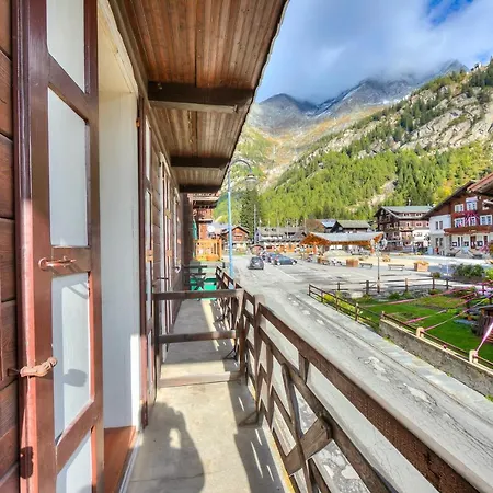 Monterosa Cozy 200m From - Happy