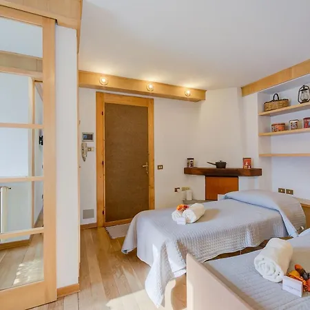 Monterosa Cozy 200m From - Happy Apartment