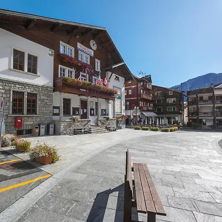 Monterosa Cozy 200m From - Happy