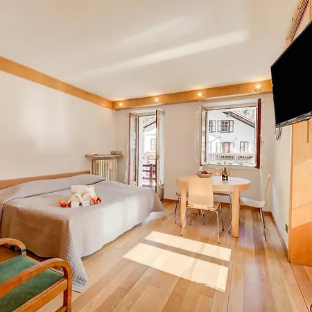 Apartmán Monterosa Cozy 200m From - Happy