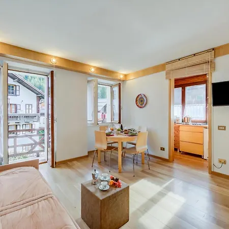 Διαμέρισμα Monterosa Cozy 200m From - Happy *