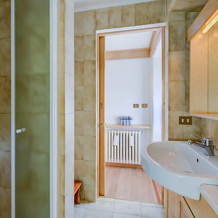Apartamento Monterosa Cozy 200m From - Happy *