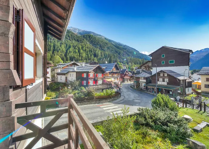 Апартаменты Monterosa Cozy 200m From - Happy *